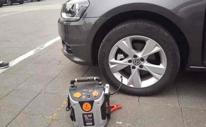 都兰汽车搭电案例