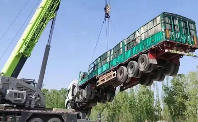 都兰道路脱困救援案例