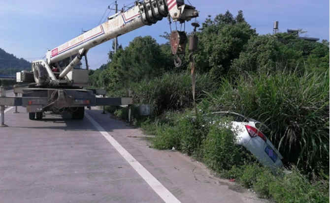 都兰重载吊车救援